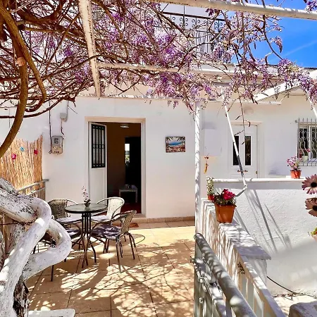 בית נופש Kostas House - Acharavi אצ'ארבי