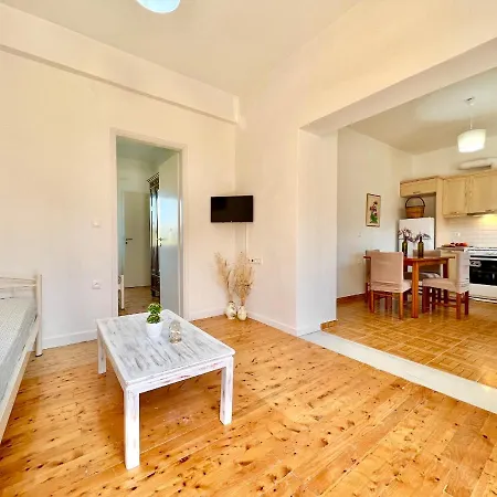 Kostas House - Acharavi בית נופש *
